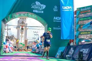 BIB: 140, 100, 183
                            <button type="button" onclick="openModal(24867597)" class="btn btn-primary btn-sm float-right btn-popup" data-toggle="modal" data-target=".modal-high-quality">
                        <i class="fas fa-shopping-cart"></i> Add to Cart
                    </button>
                                            <button type="button" onclick="isThisMe(24867597, true)" class="btn btn-success btn-sm float-right btn-popup btn-isme hidden" data-toggle="tooltip" data-placement="bottom" title="นี่คือรูปของคุณใช่ไหม คลิกที่นี่เพื่อเอาเข้าอัลบั้ม">
                        <i class="fas fa-plus"></i> Add to album
                    </button>
                    <button type="button" onclick="isThisMe(24867597, false)" class="btn btn-warning btn-sm float-right btn-popup btn-isnotme hidden">
                        <i class="fas fa-ban"></i> Remove from album
                    </button>